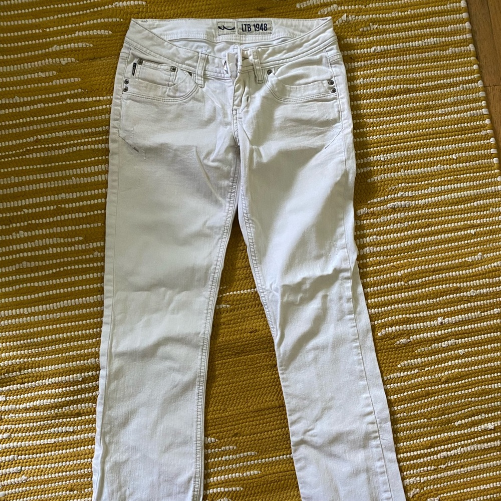 LTB 1948 size 27 x 34 long white jeans, worn once